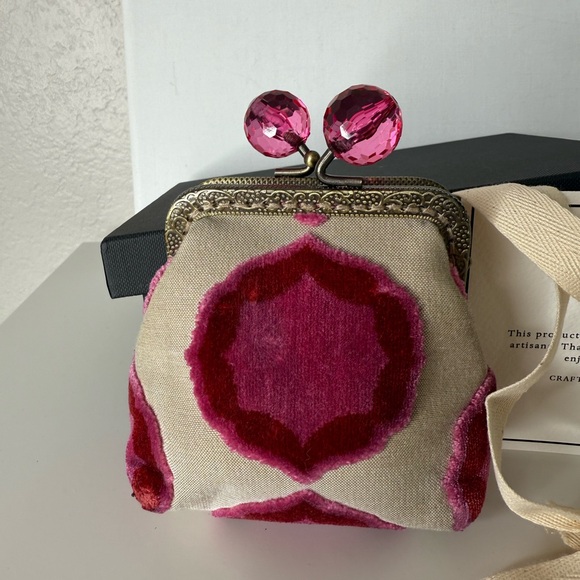 Nina Pink and Cream Patterned Clutch - Picture 3 of 11